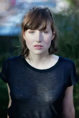 Photo Kate Lyn Sheil #100327