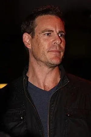 Photo Aaron Jeffery #225124