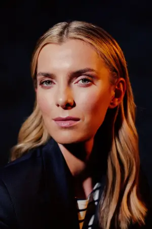 Photo Betty Gilpin #15088