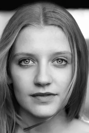 Photo Poppy Lee Friar #159360