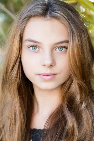 Photo Caitlin Carmichael #26265