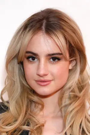 Photo Grace Van Patten #328267