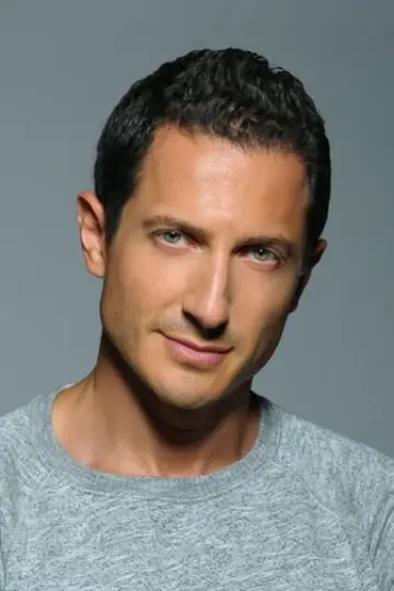 Photo Sasha Roiz #14197