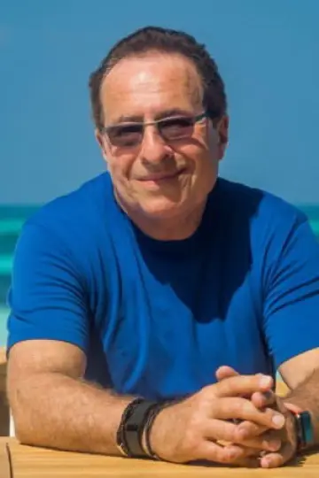 Photo Peter James #329189