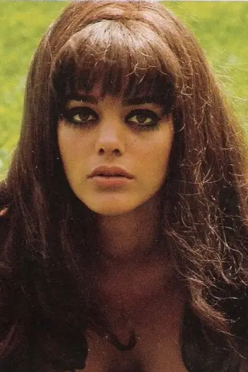 Photo Tina Aumont #629261