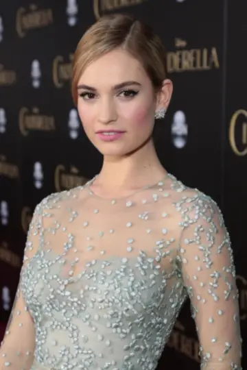 Photo Lily James #400486