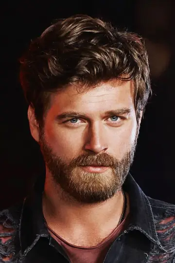 Photo Kıvanç Tatlıtuğ #330799
