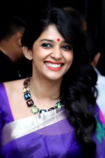Photo Nyla Usha #377972