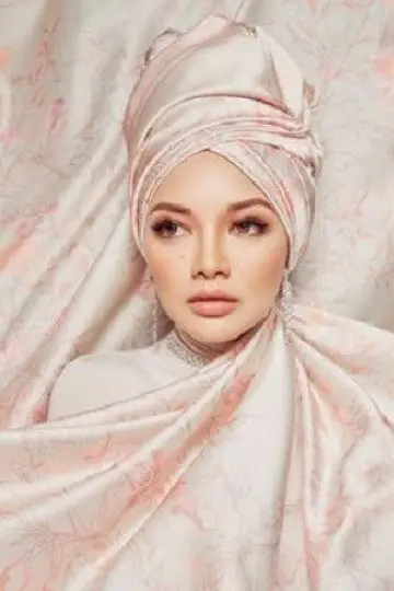 Photo Neelofa #399804