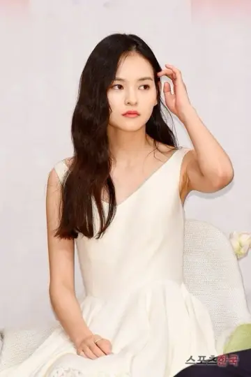 Photo Kim Yoon-hye #316401