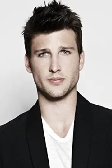 Photo Parker Young #213989