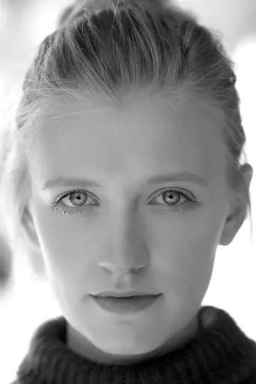 Photo Poppy Lee Friar #159362