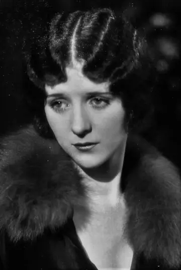 Photo Sally O'Neil #311308