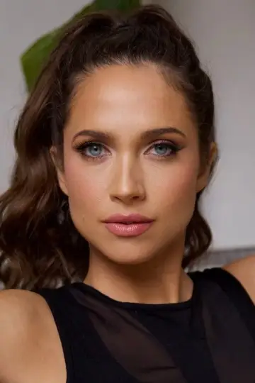 Photo Maiara Walsh #657438