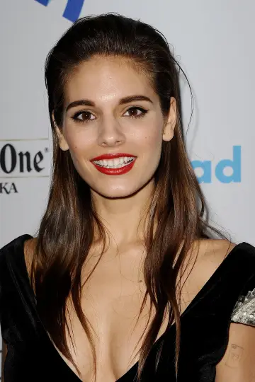 Photo Caitlin Stasey #150752