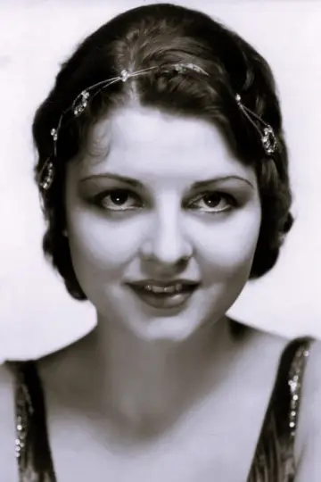 Photo Lilian Bond #178363