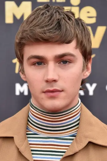 Photo Miles Heizer #81907