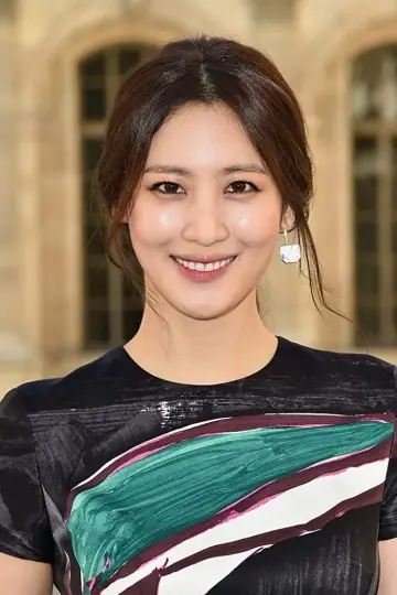 Photo Claudia Kim #15449