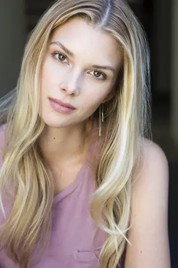 Photo Emma Ishta #240486