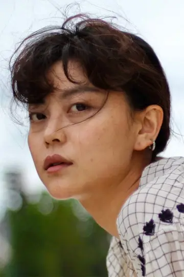 Photo Tomona Hirota #609005