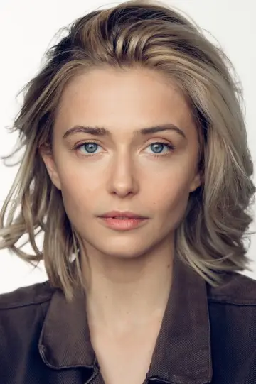 Photo Sophie Simnett #630609