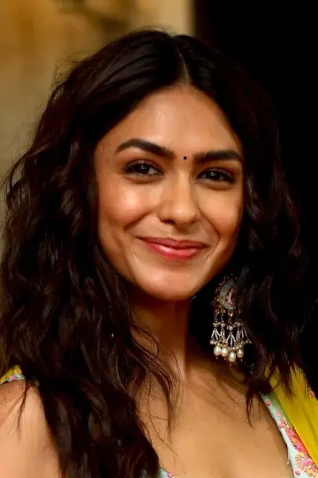 Photo Mrunal Thakur #254107