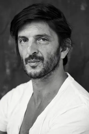 Photo Raphael Roger Levy #500703