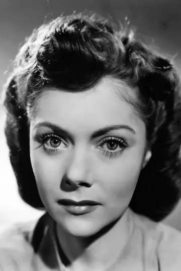 Photo Renée Asherson #63057