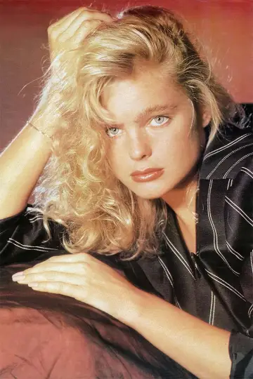 Photo Erika Eleniak #53193