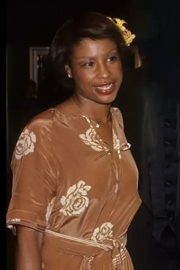 Photo Marguerite Whitley #295152