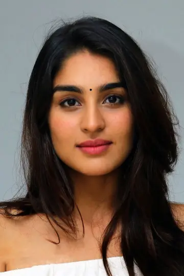 Photo Yukti Thareja #371255