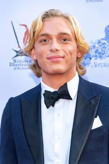 Photo Isaac Levi Anthony #344059