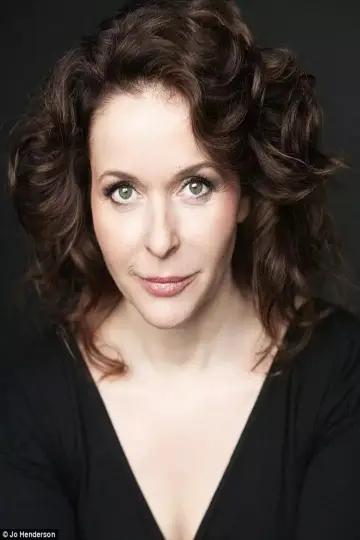 Photo Julia Sawalha #44267