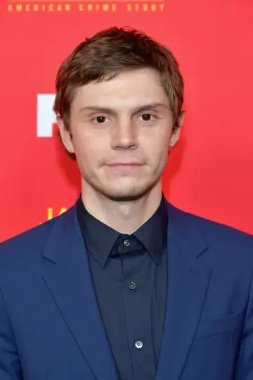 Photo Evan Peters #659