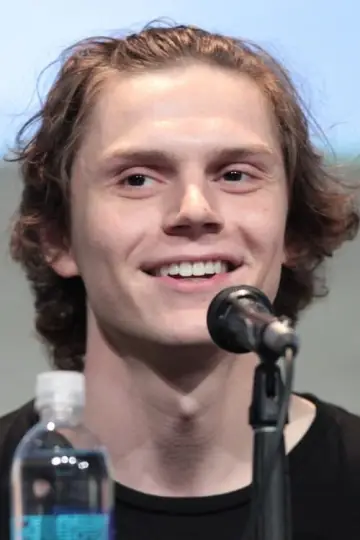 Photo Evan Peters #66522