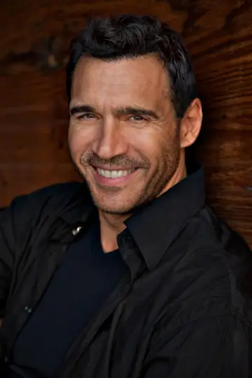 Photo Adrian Paul #175981