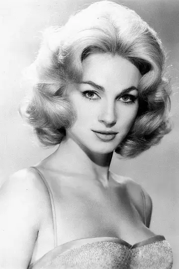 Photo Shirley Anne Field #125033