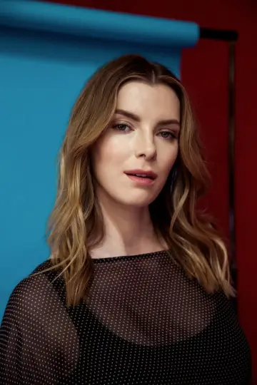 Photo Betty Gilpin #15084