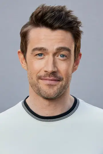 Photo Robert Buckley #239675
