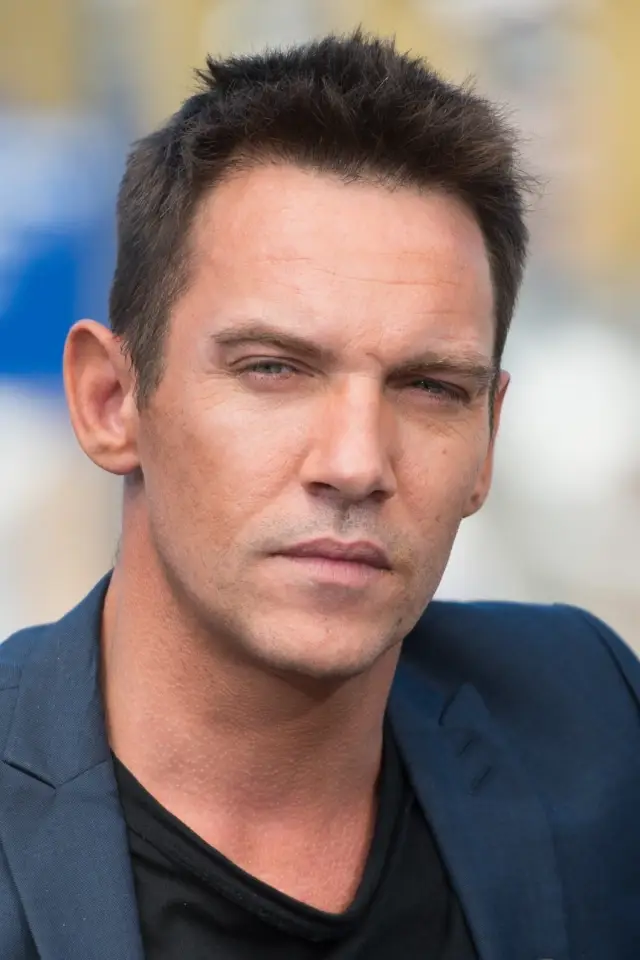 Photo Jonathan Rhys Meyers