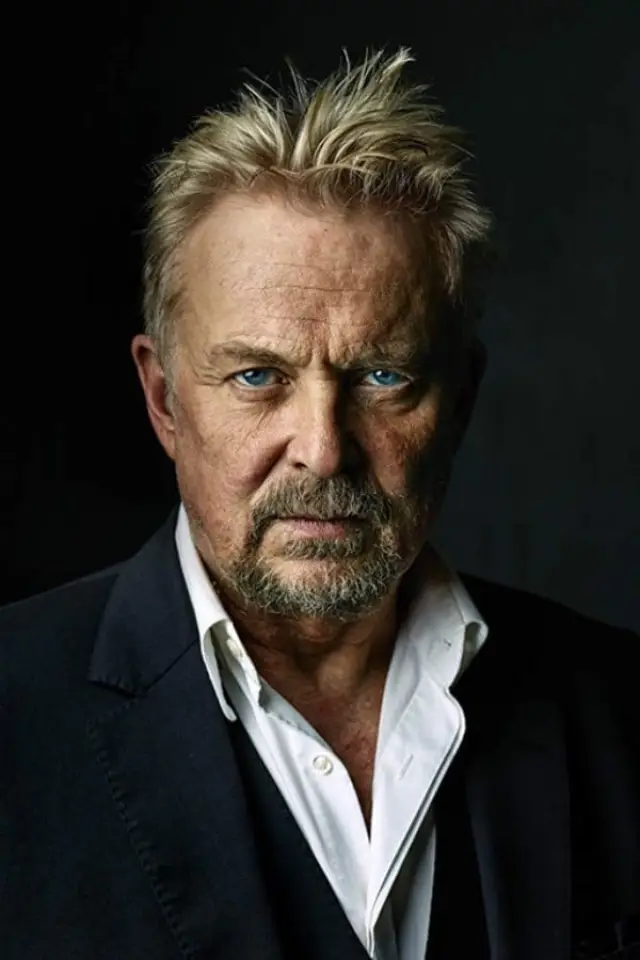 Photo Dennis Storhøi