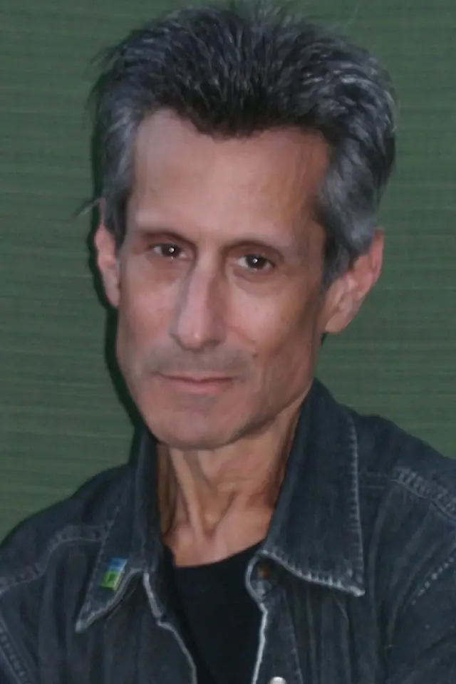 Photo Stephen Sayadian