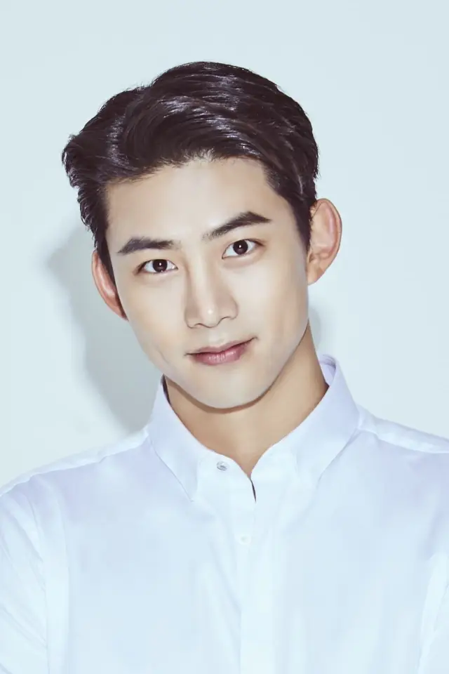 Photo Taecyeon