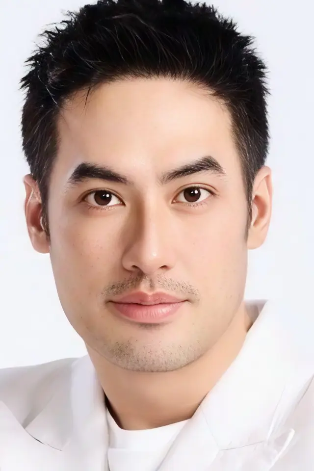 Photo Pakorn Chatborirak