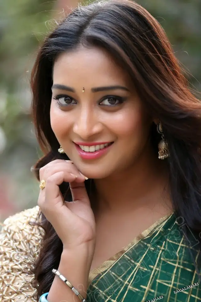 Photo Bhanu Sree