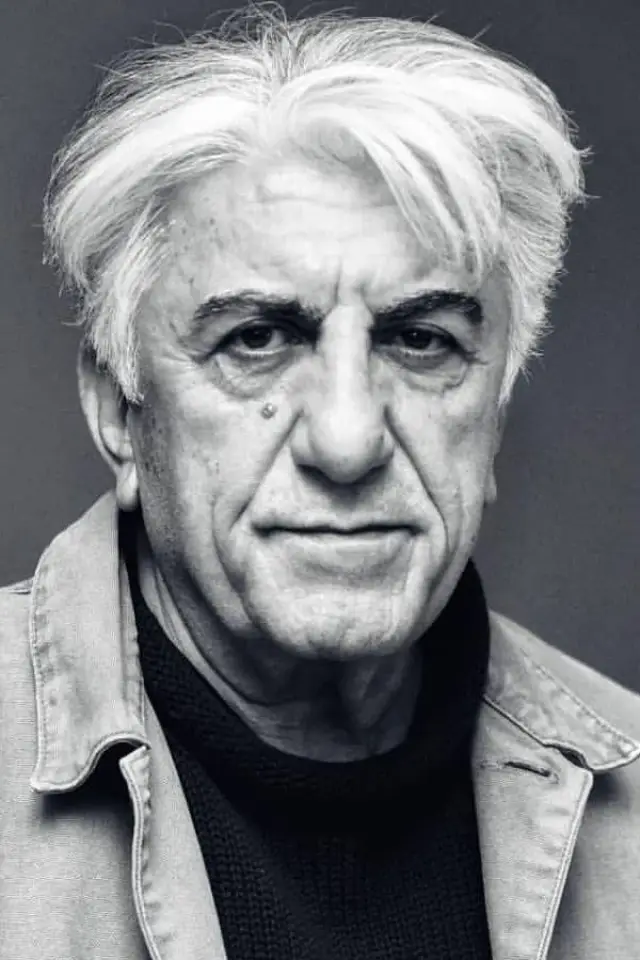Photo Reza Kianian