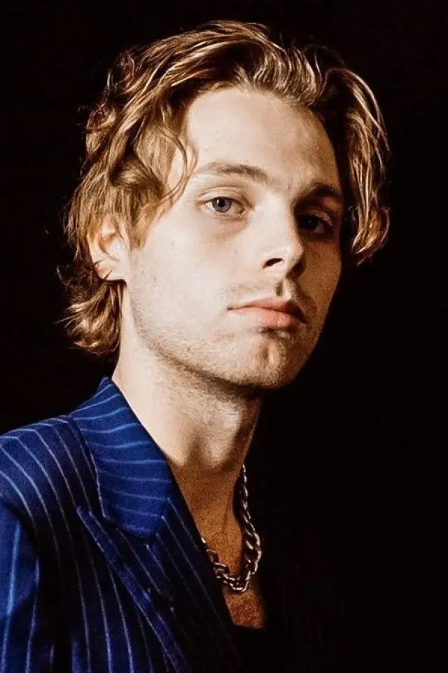 Photo Luke Hemmings