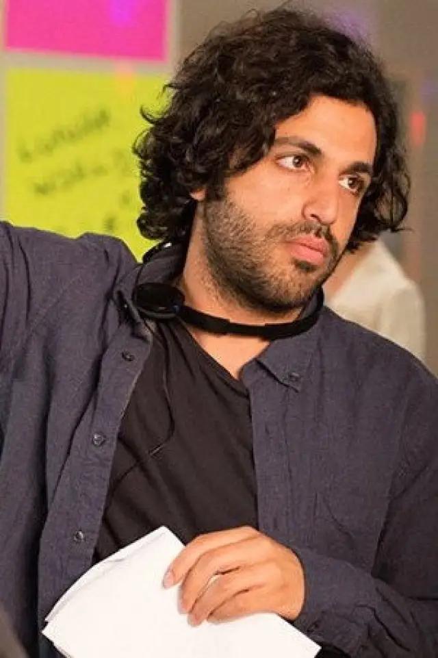 Photo Michael Younesi