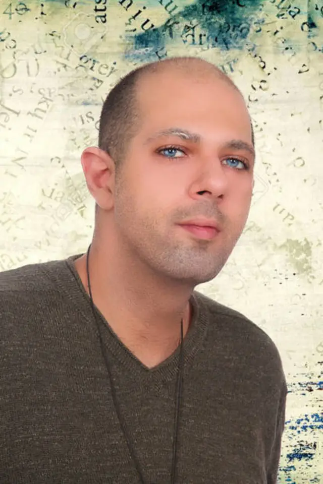 Photo Kris Kourtis