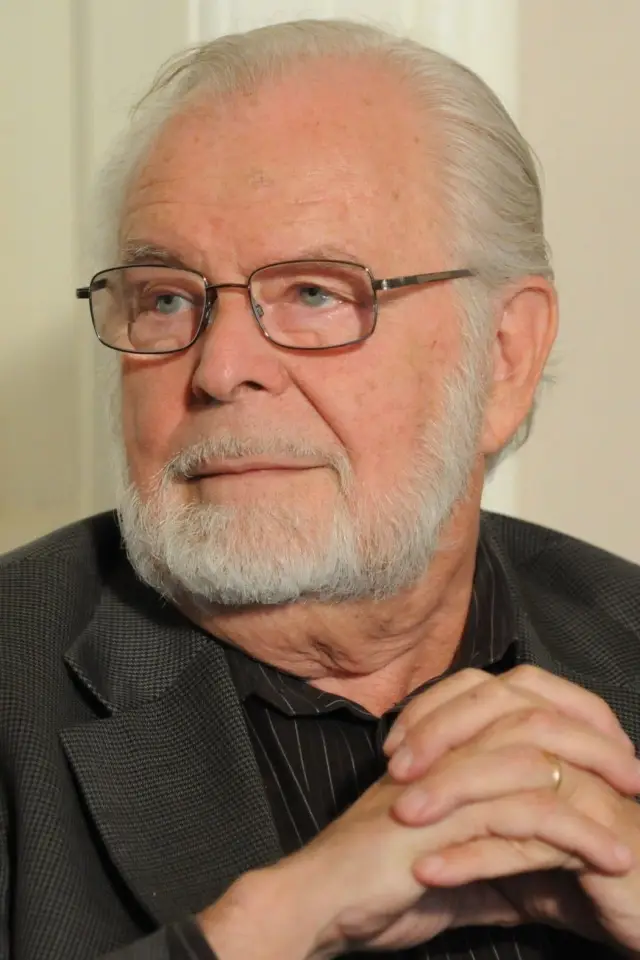 Photo G. Edward Griffin